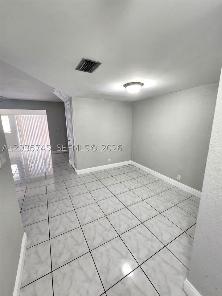 7966 Sw 7th Ct - Photo 7 of 36