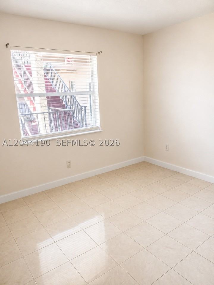 2821 Somerset Dr #312 - Photo 6 of 11