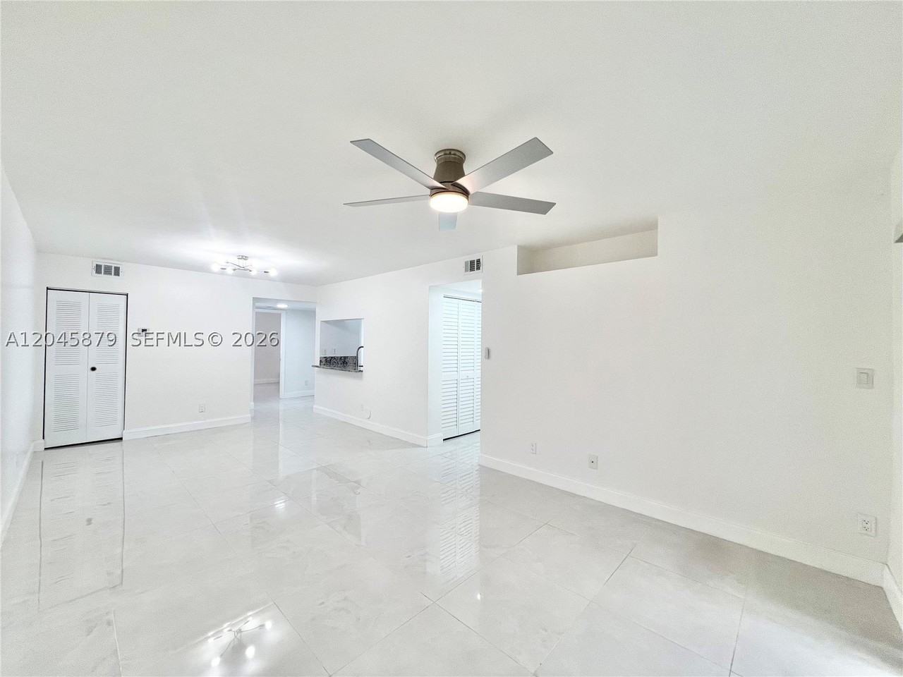 842 Nw 92nd Ave #842 - Photo 4 of 45
