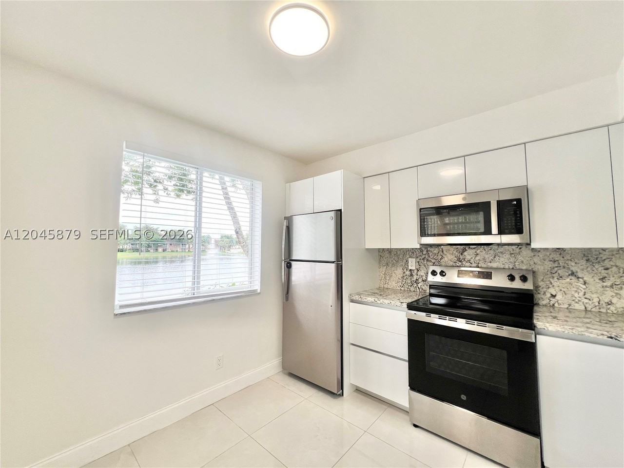 842 Nw 92nd Ave #842 - Photo 6 of 45