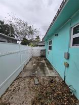 915 Sw 16th St #1-2 - Photo 1 of 1
