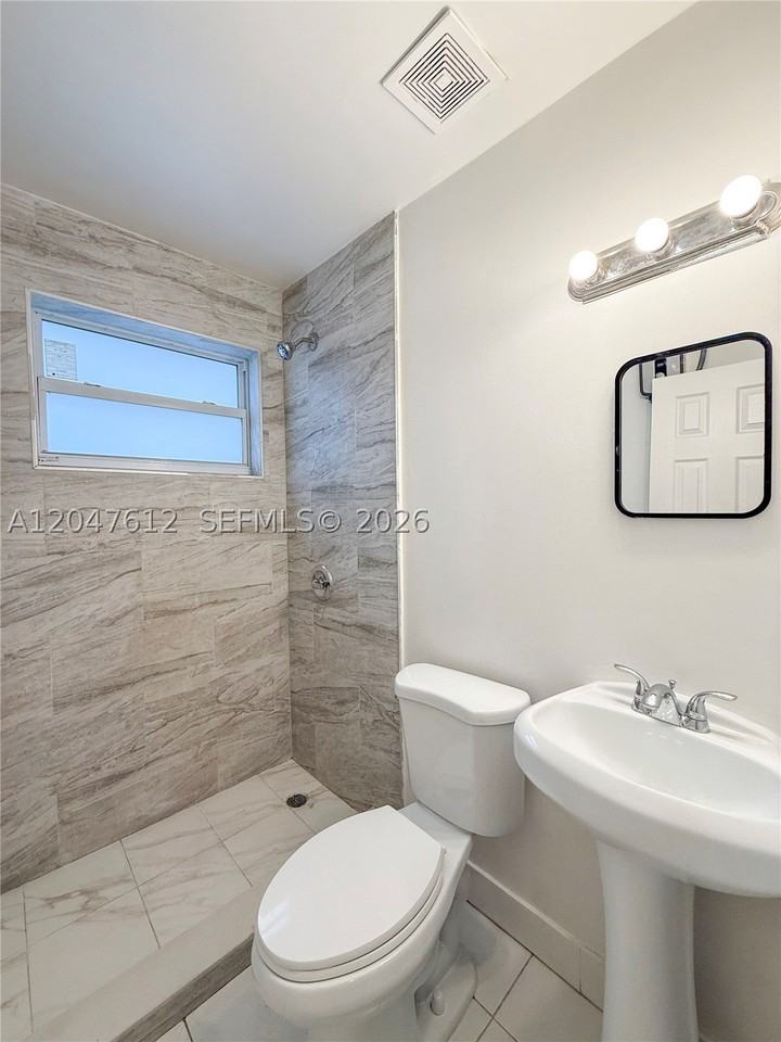 2 Sw 6th Ave #4 - Photo 4 of 5