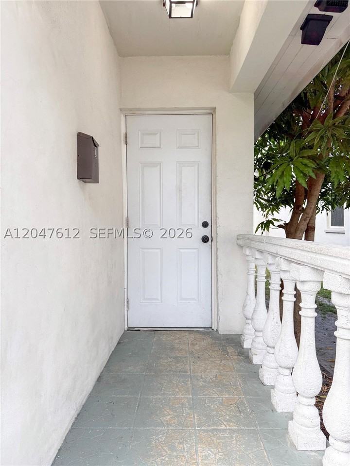 2 Sw 6th Ave #4 - Photo 5 of 5