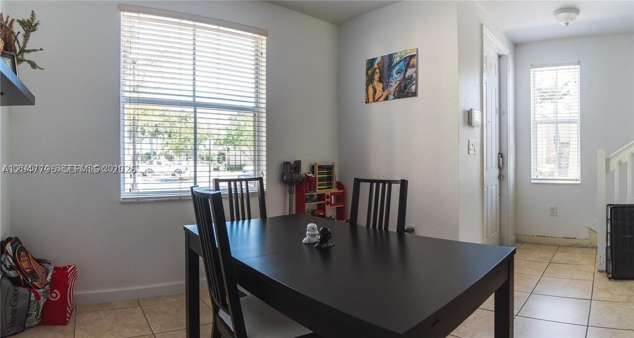 3065 Se 1st Dr - Photo 5 of 39