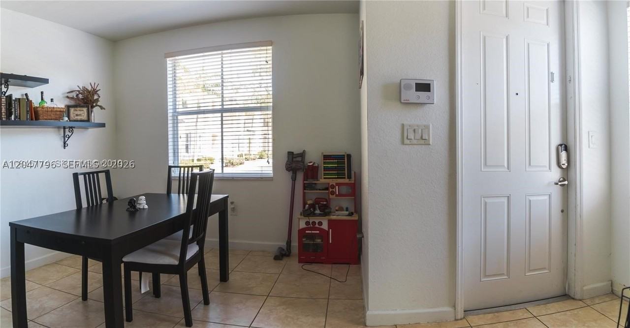 3065 Se 1st Dr - Photo 6 of 39