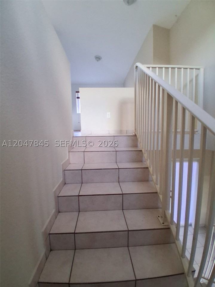 17318 Nw 74th Ave #202 - Photo 5 of 16