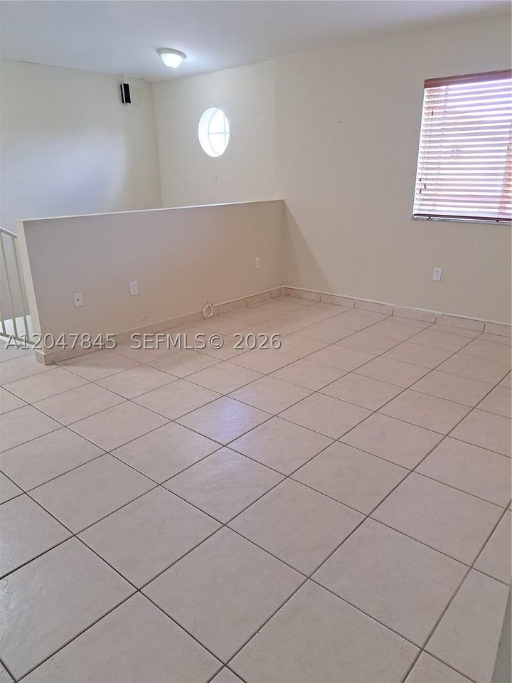 17318 Nw 74th Ave #202 - Photo 7 of 16