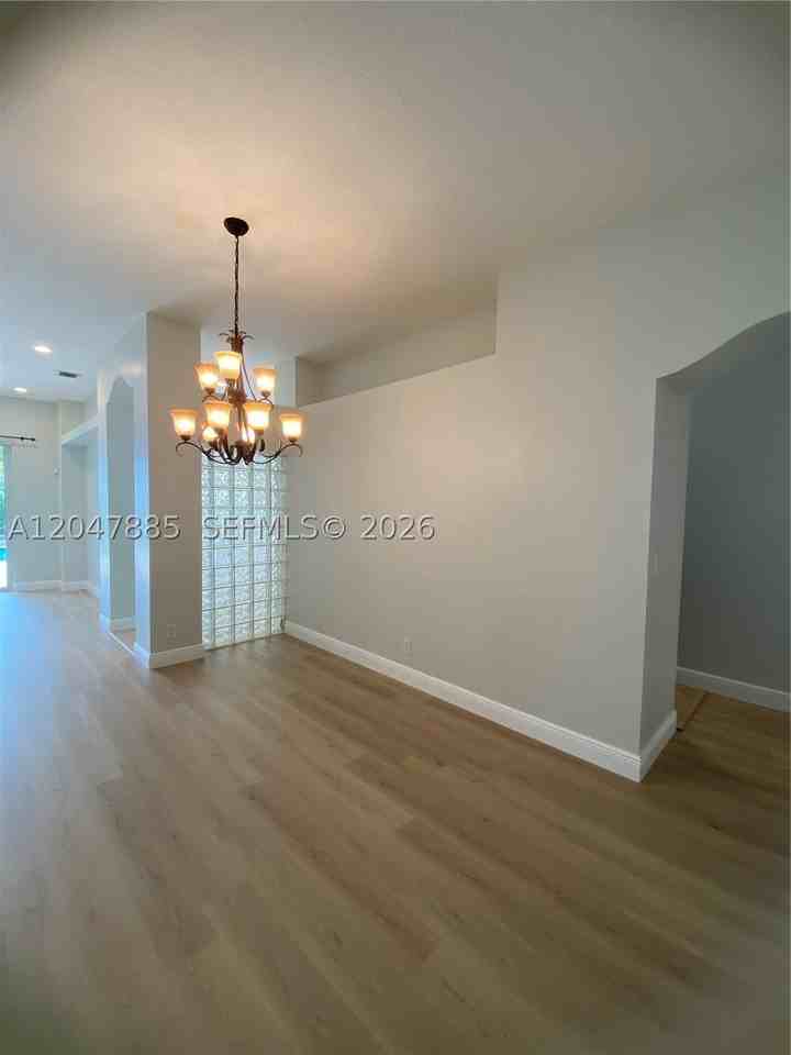 628 Sw 168th Ter #0 - Photo 5 of 40