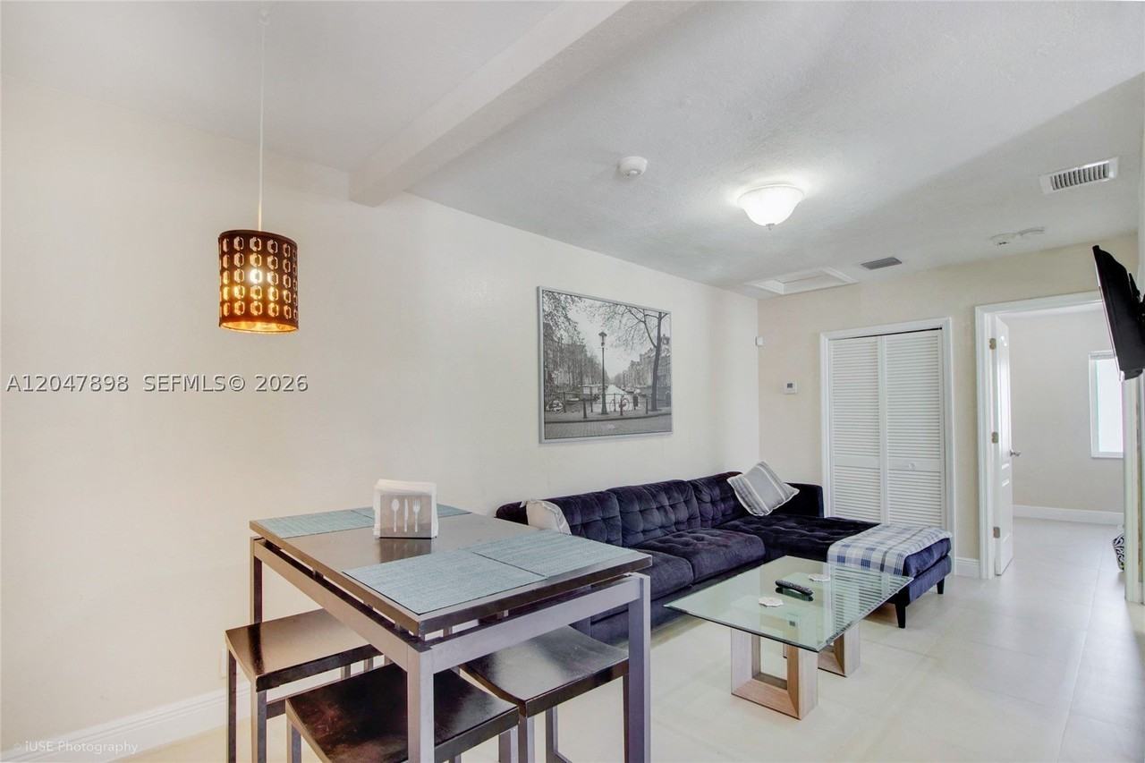 518 Sw 7th Ave #520 - Photo 3 of 12