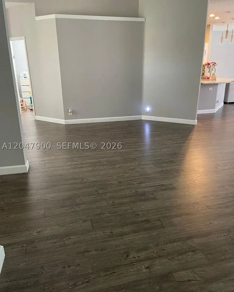 10644 Edinburgh St - Photo 5 of 17