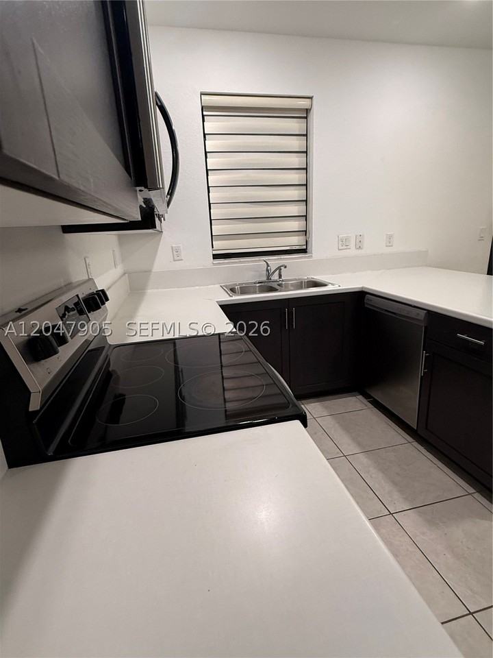18109 Sw 147th Ct #18109 - Photo 4 of 19