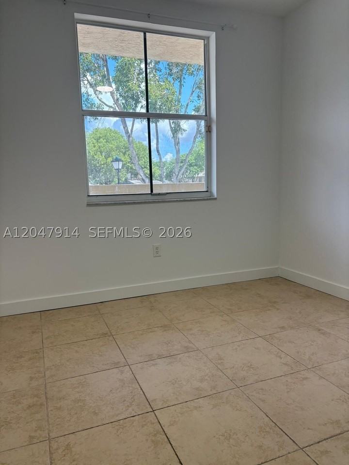 2080 Greenview Shores Blvd #410 - Photo 3 of 15