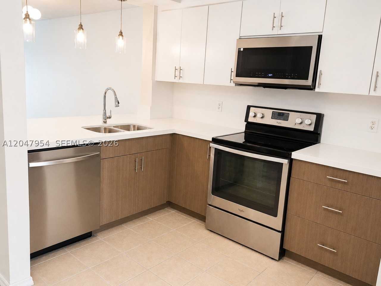 3 Whitehead Cir #3 - Photo 2 of 33
