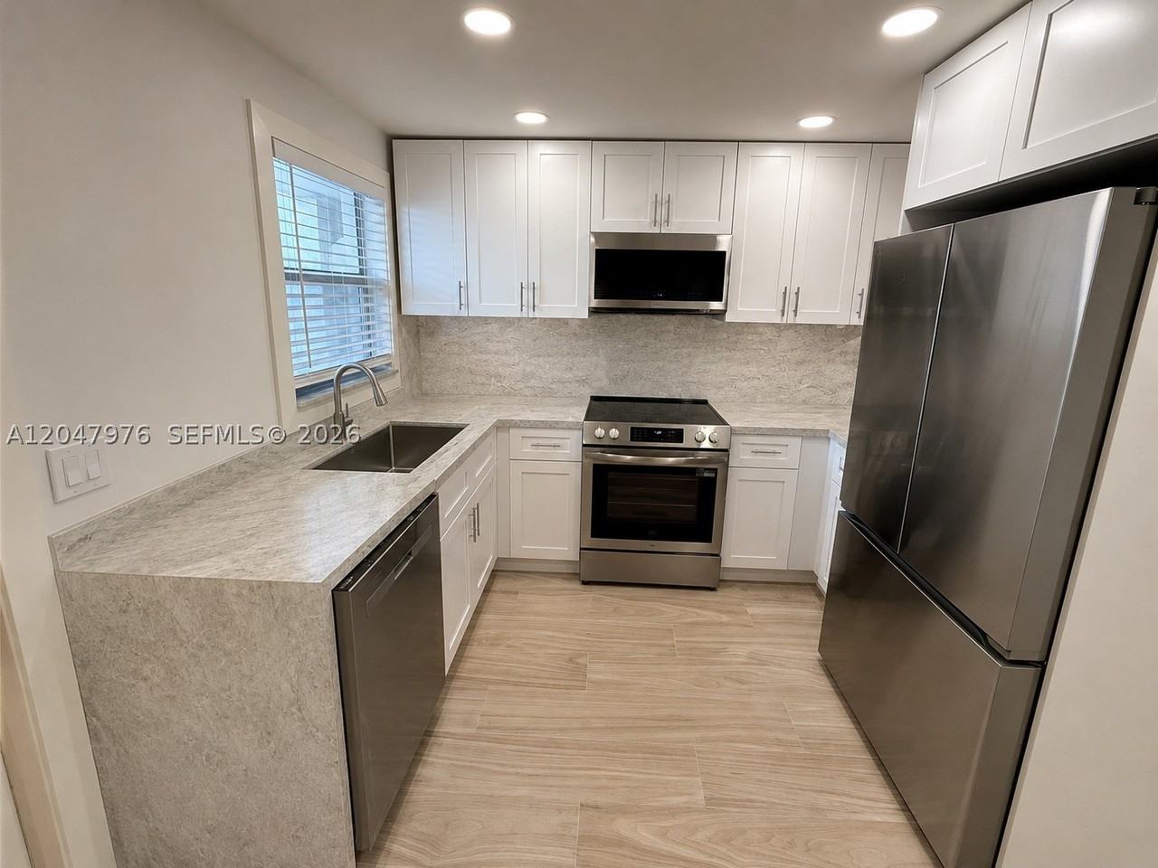 8600 Sunrise Lakes Blvd #102 - Photo 3 of 33
