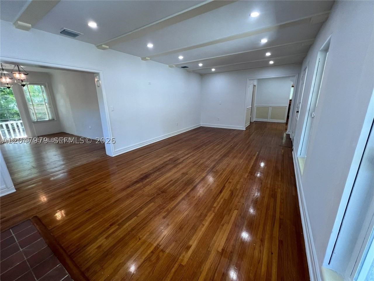 1452 Urbino Ave - Photo 7 of 25
