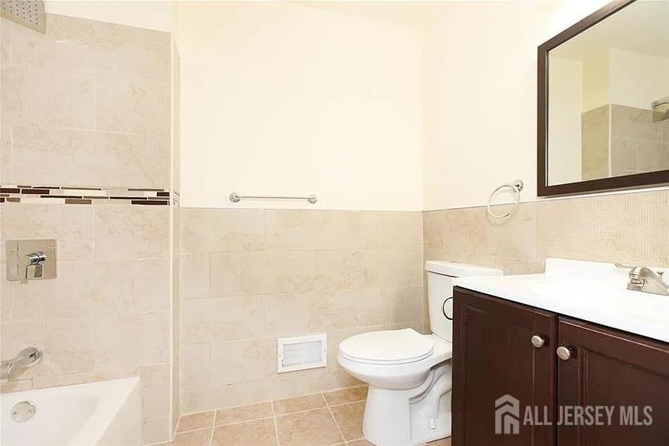 155 Darwin Ln - Photo 5 of 15
