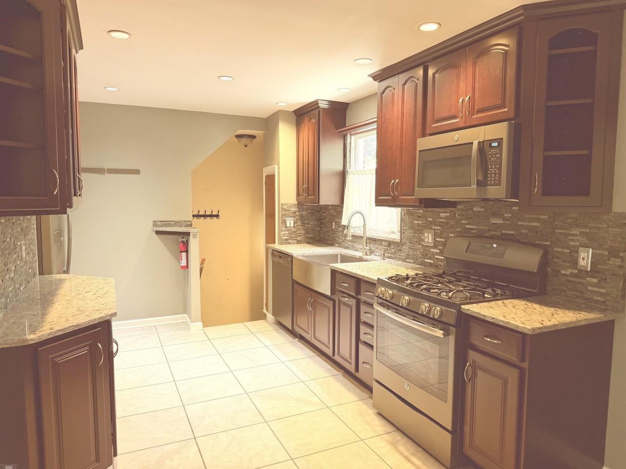 1292 Aline Dr - Photo 2 of 9