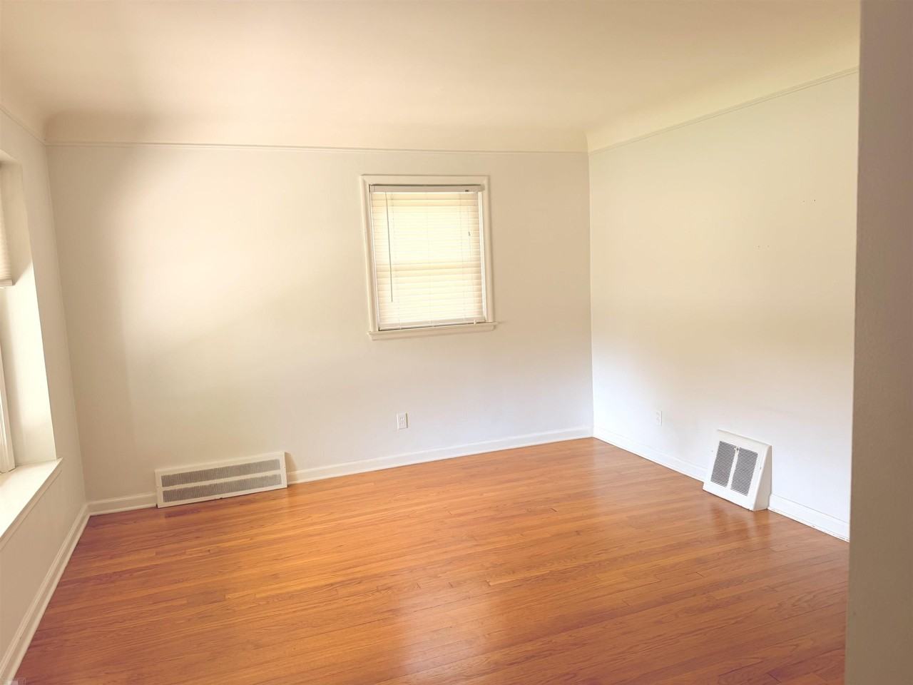 1292 Aline Dr - Photo 4 of 9