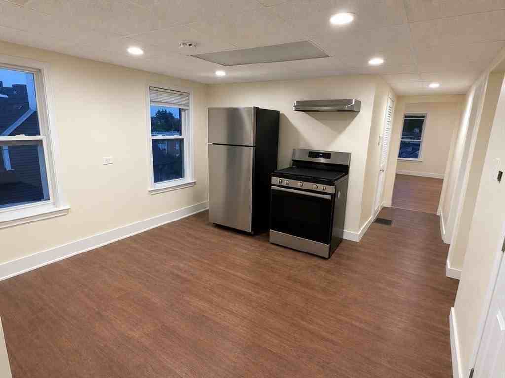 30 Ekman St #3 - Photo 6 of 11