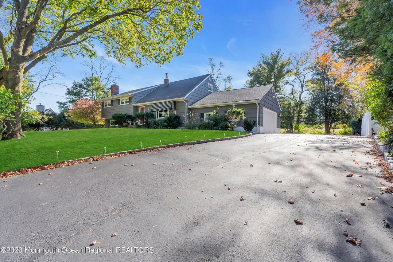 1305 Allaire Rd - Photo 2 of 27
