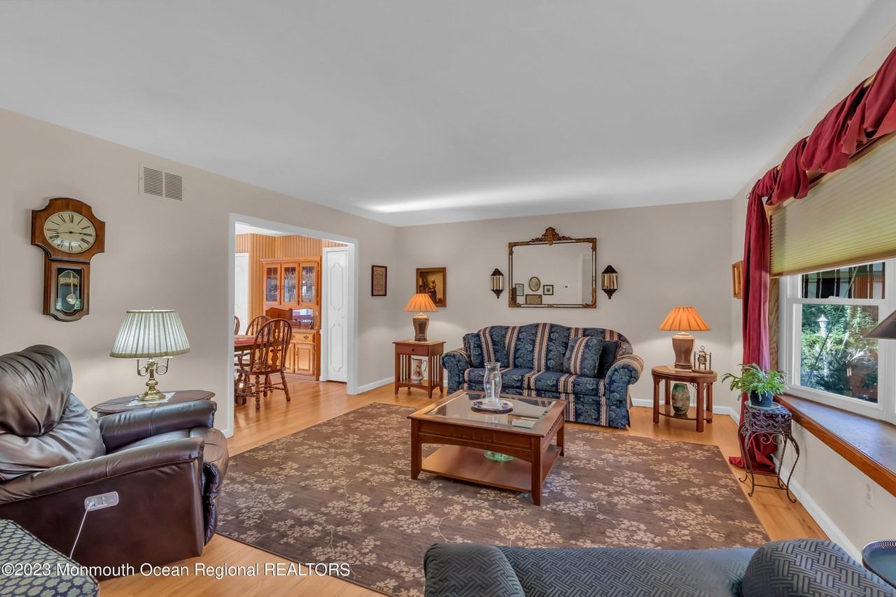 1305 Allaire Rd - Photo 4 of 27