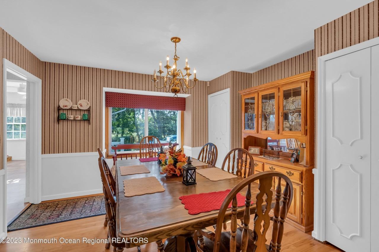 1305 Allaire Rd - Photo 6 of 27