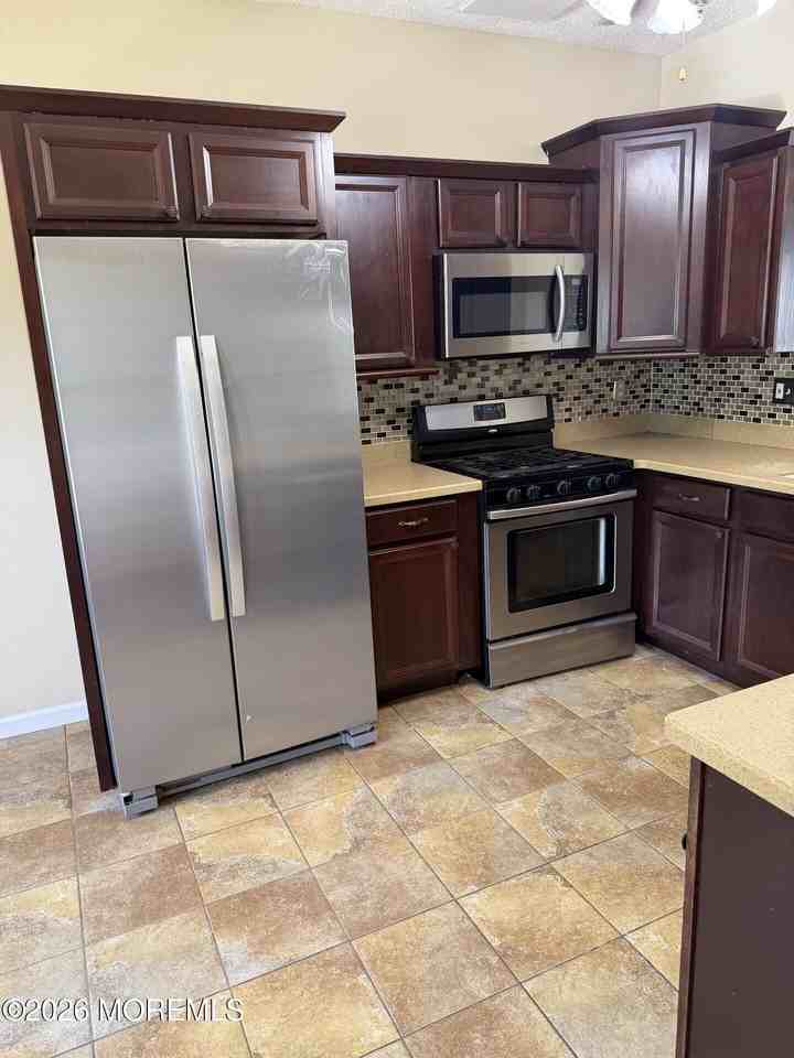 3904 Plowmans Ct - Photo 4 of 19