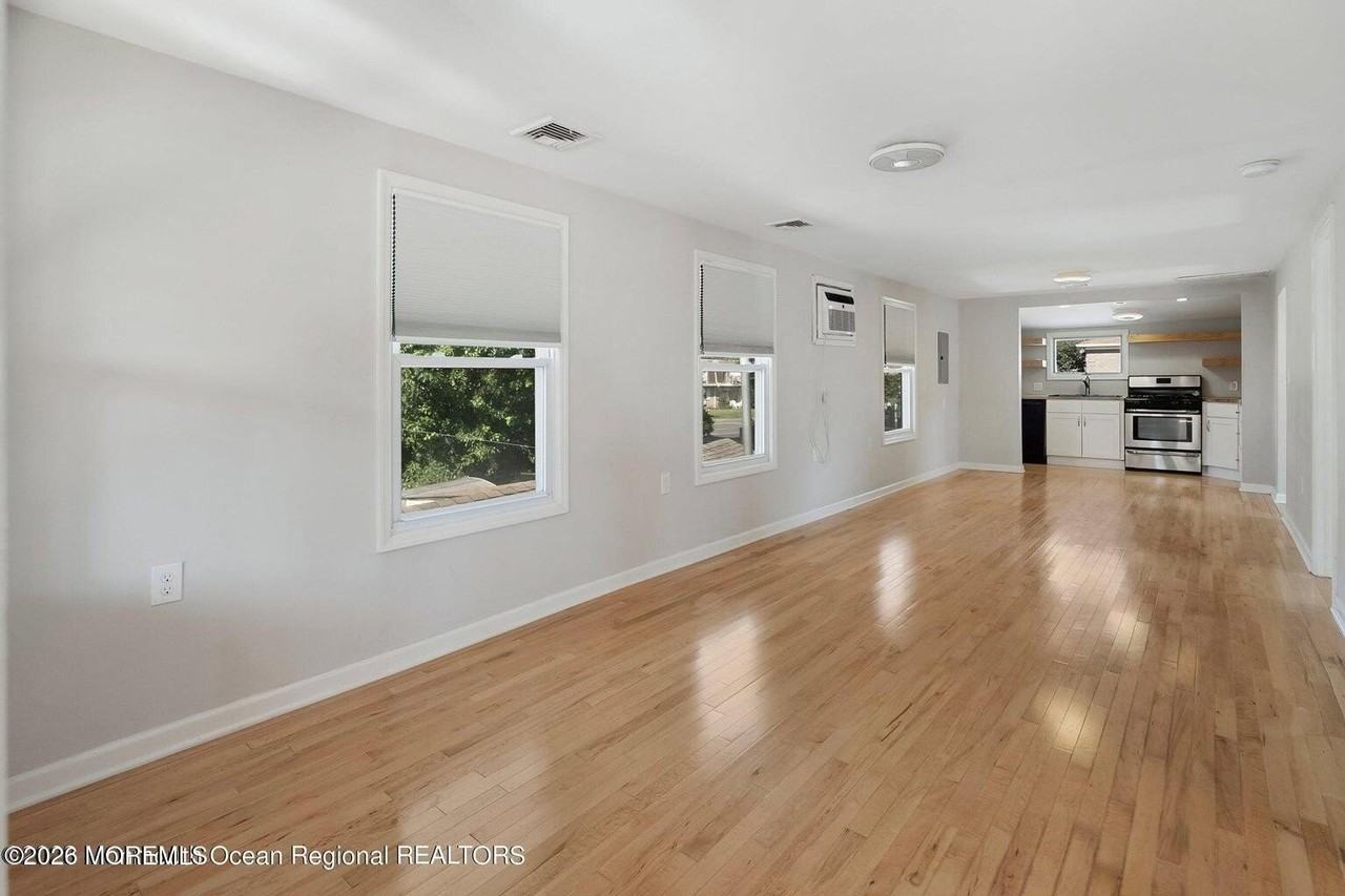 9 Gravelly Point Rd #4 - Photo 4 of 15