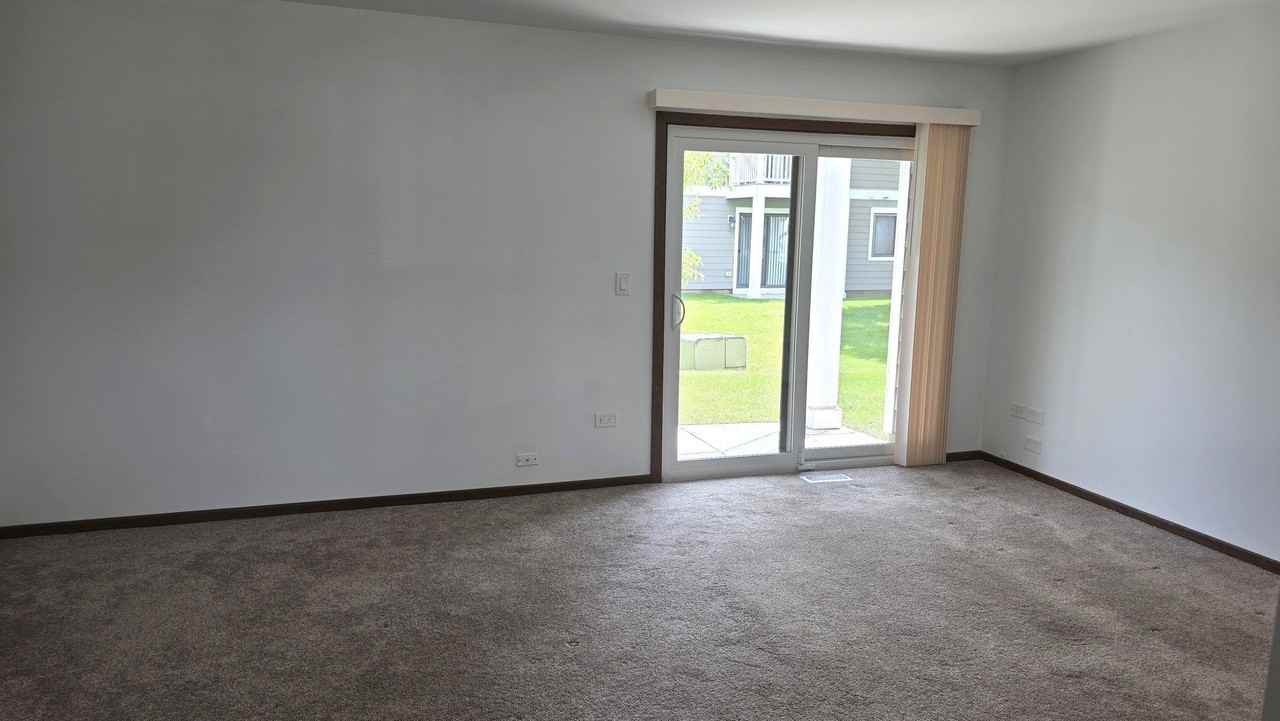 951 Glouchester Cir #0 - Photo 6 of 12