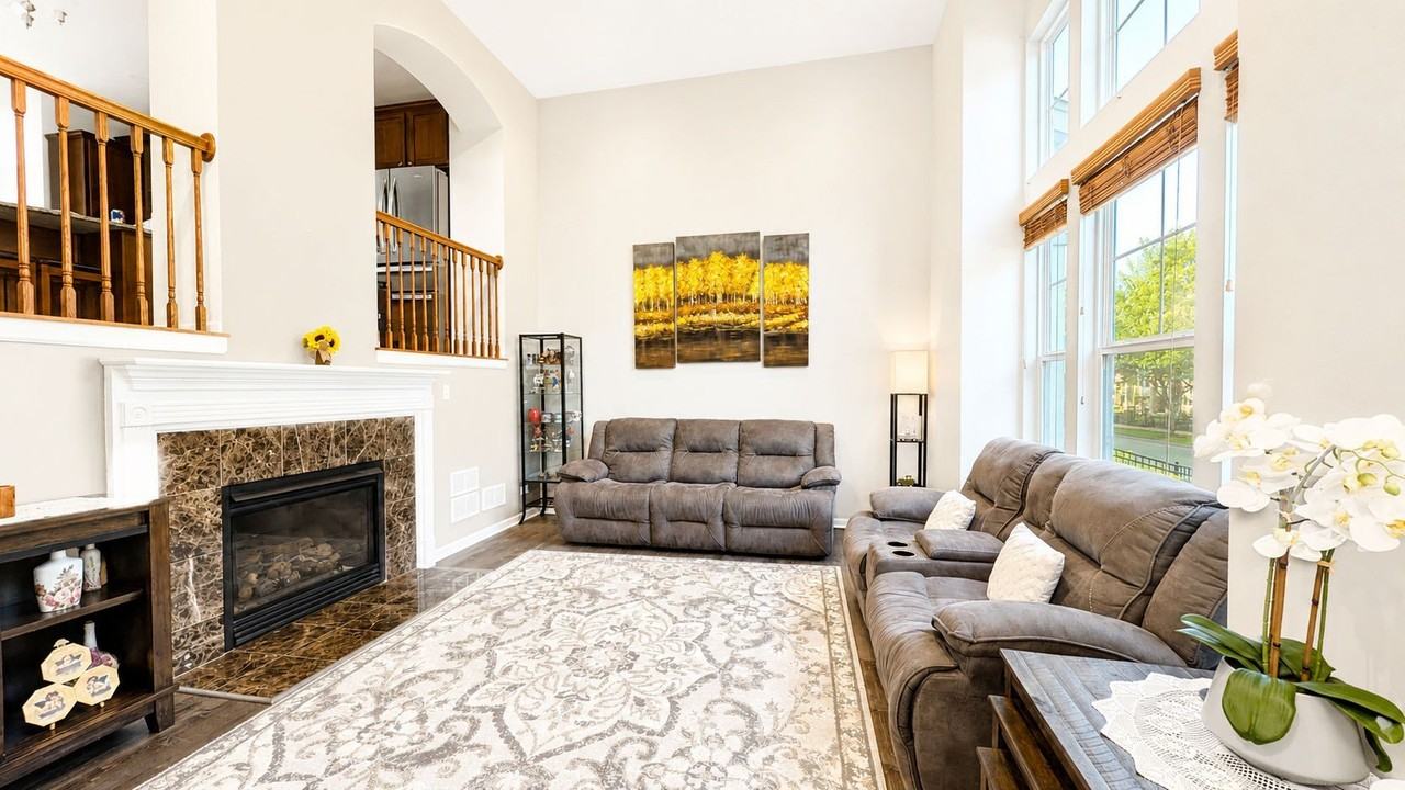 438 Grosvenor Ln #438 - Photo 2 of 15