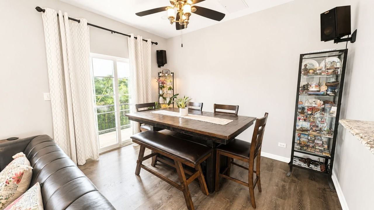 438 Grosvenor Ln #438 - Photo 3 of 15