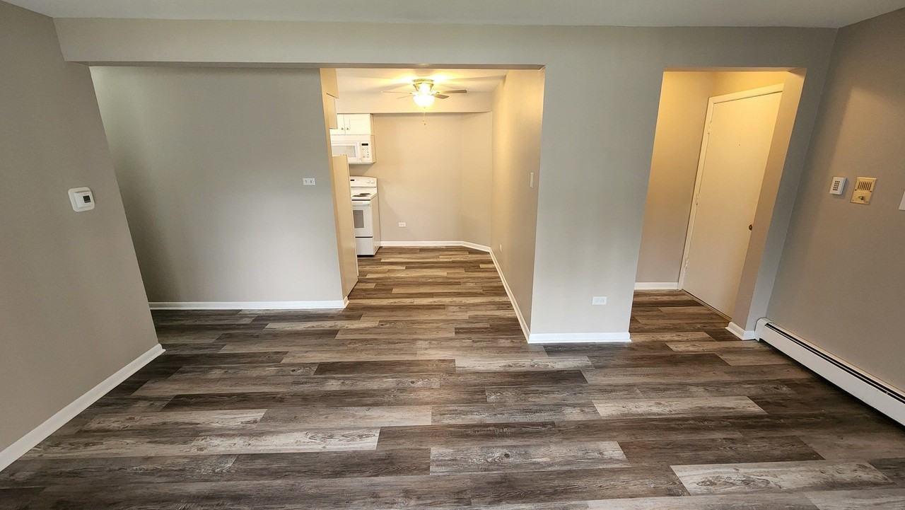 17544 71st Ave #101 - Photo 6 of 10