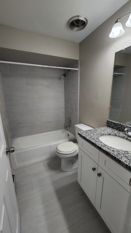17544 71st Ave #101 - Photo 7 of 10