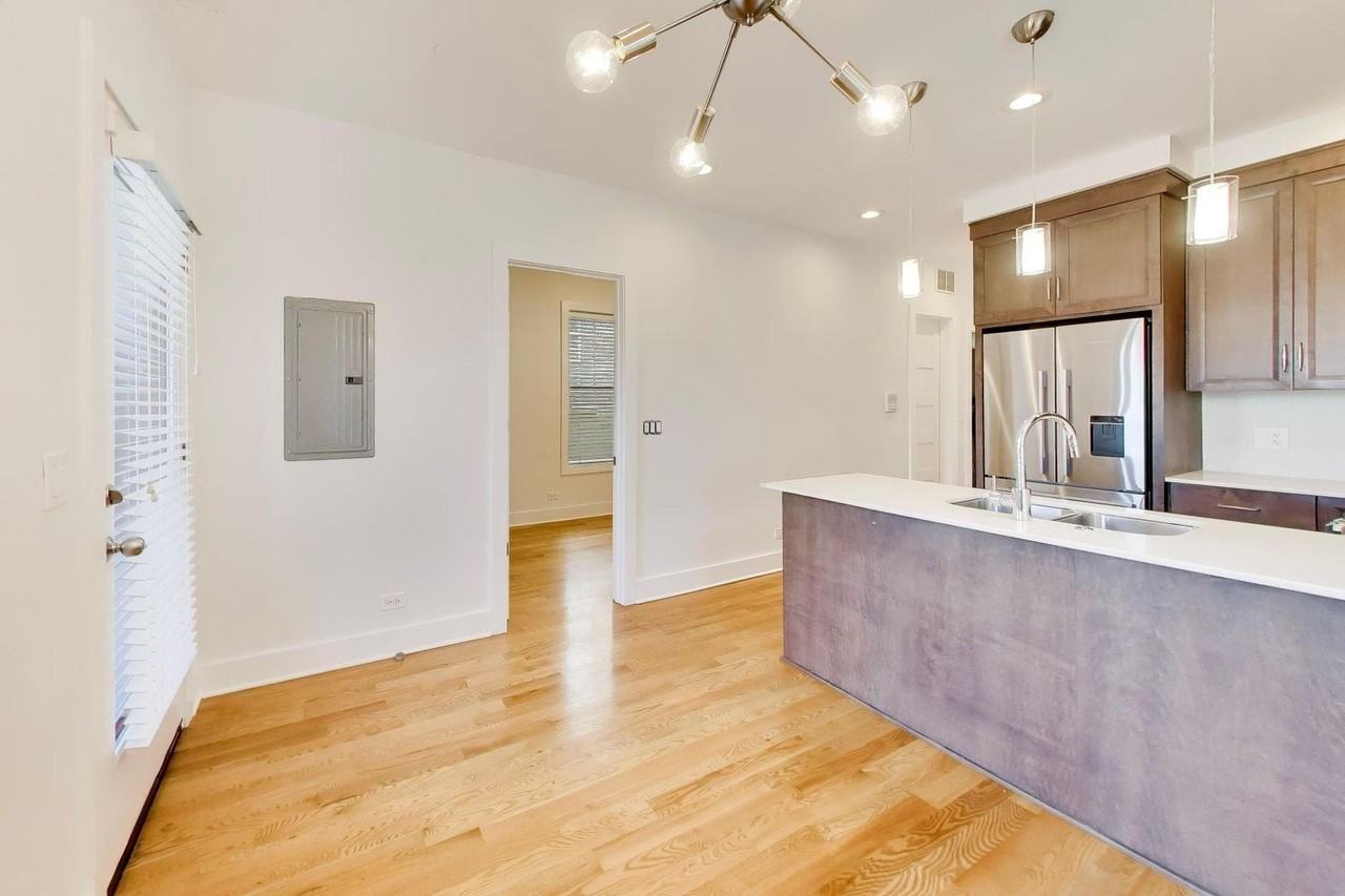 2132 N Oakley Ave #3 - Photo 6 of 24
