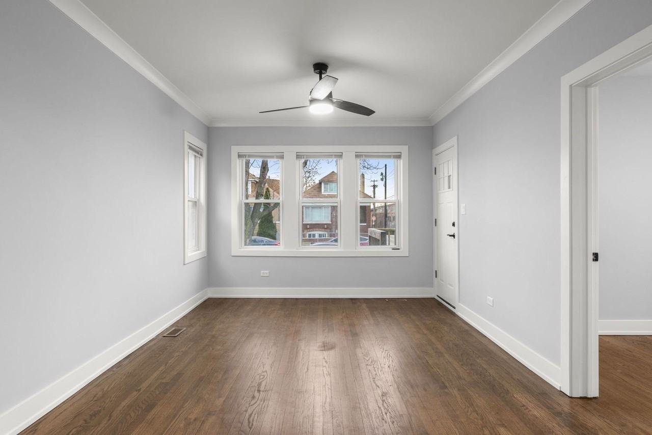 5542 W 64th St - Photo 4 of 36