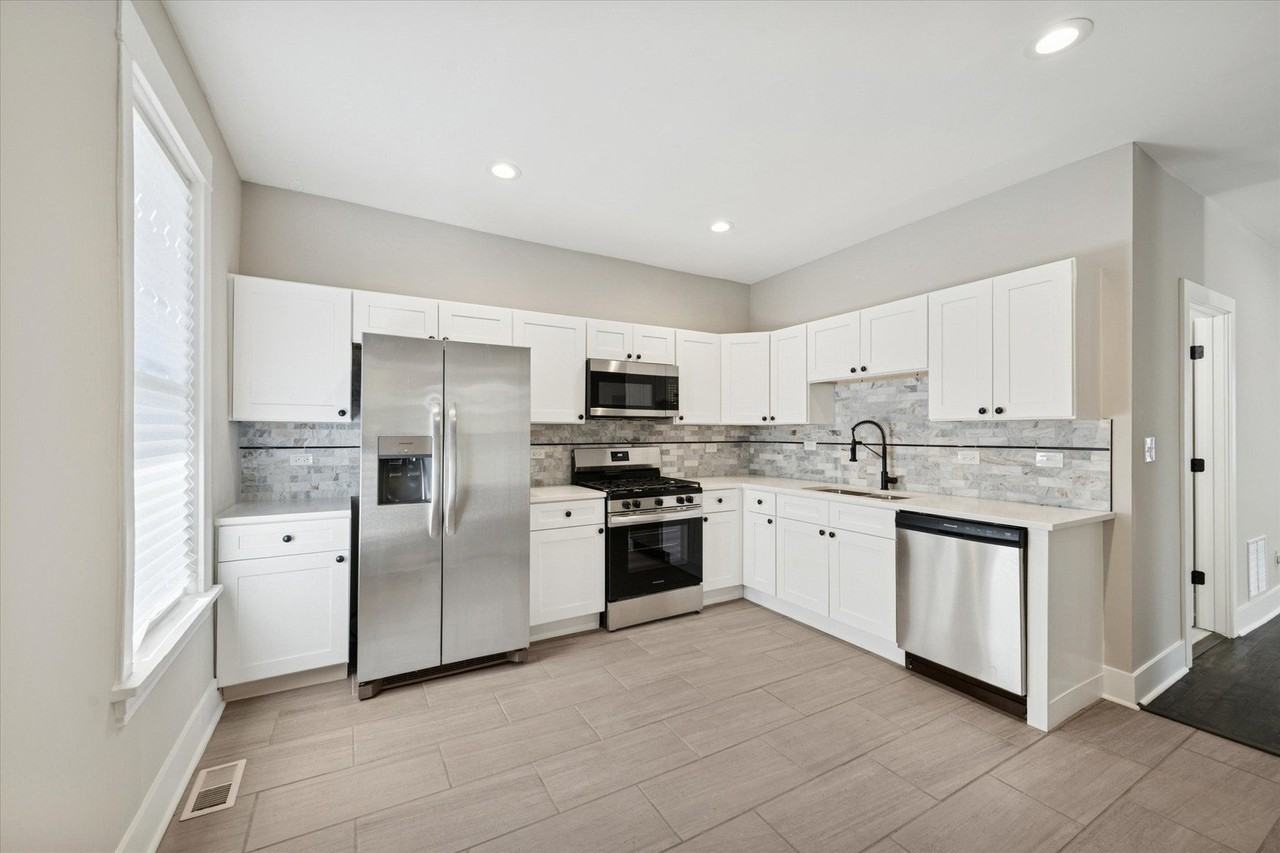 4845 W Potomac Ave #2 - Photo 2 of 4