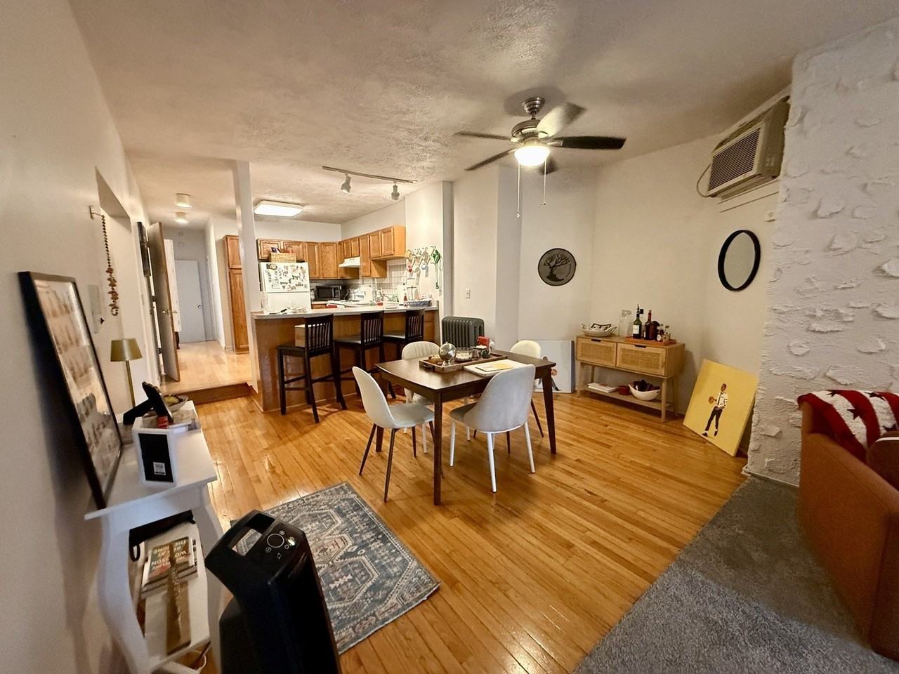 1132 W Addison St #2 - Photo 6 of 19
