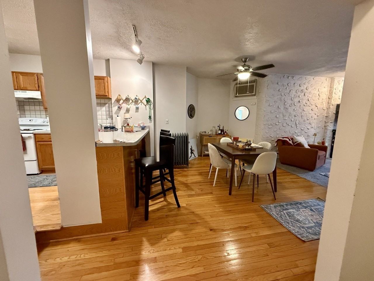 1132 W Addison St #2 - Photo 7 of 19
