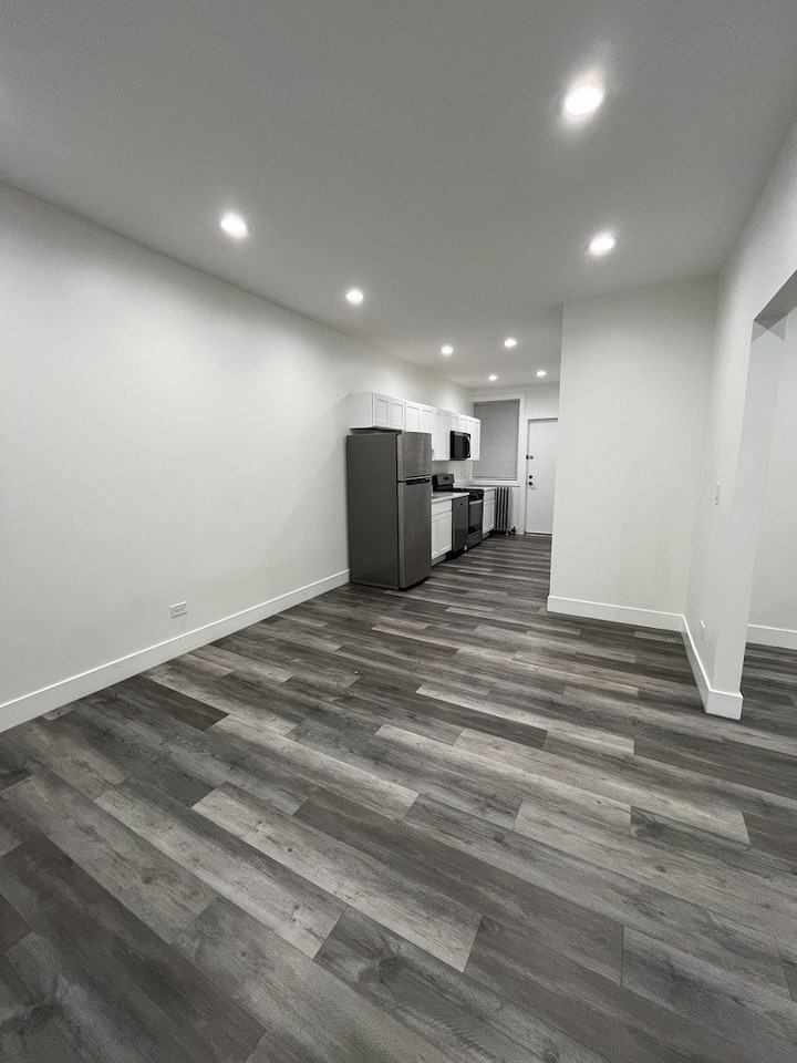 1546 W Arthur Ave #2 - Photo 7 of 14