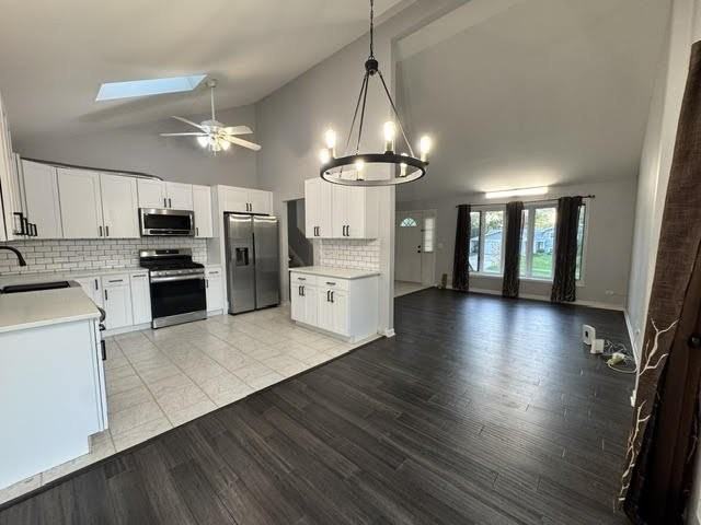 2S151 Avondale Ln - Photo 3 of 27