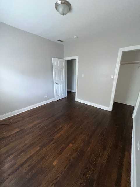 707 W 80th St #707-2 - Photo 2 of 7