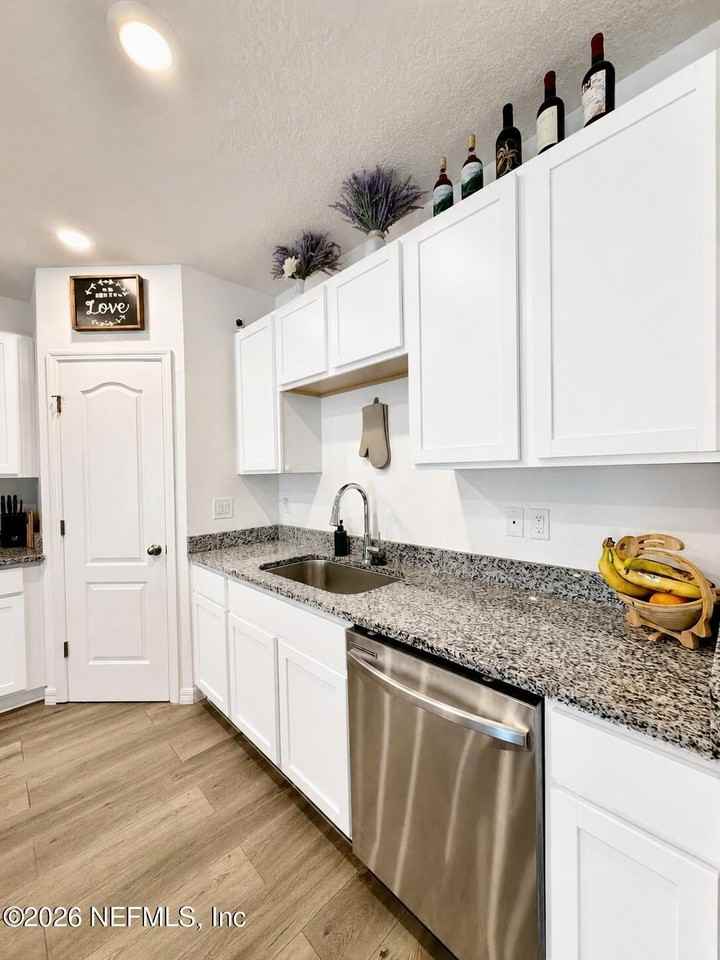 3284 Penny Cove Ln - Photo 6 of 31