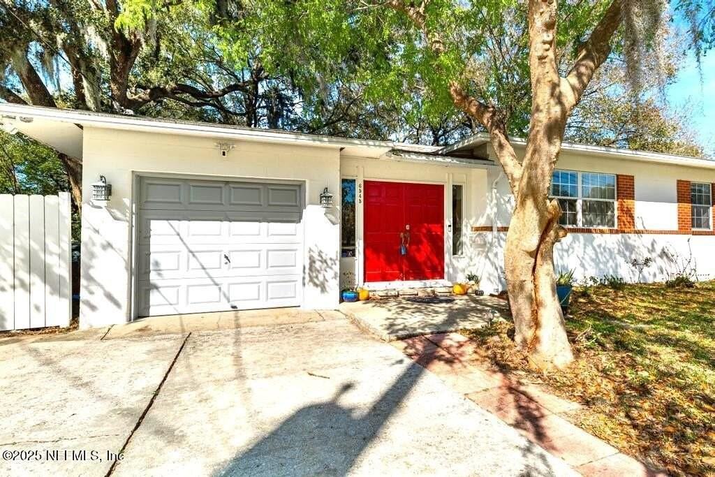 6545 Newcastle Rd - Photo 4 of 47