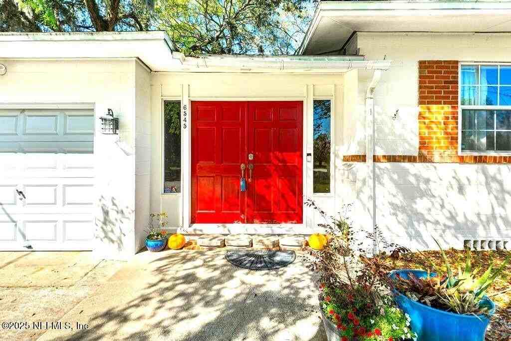 6545 Newcastle Rd - Photo 5 of 47