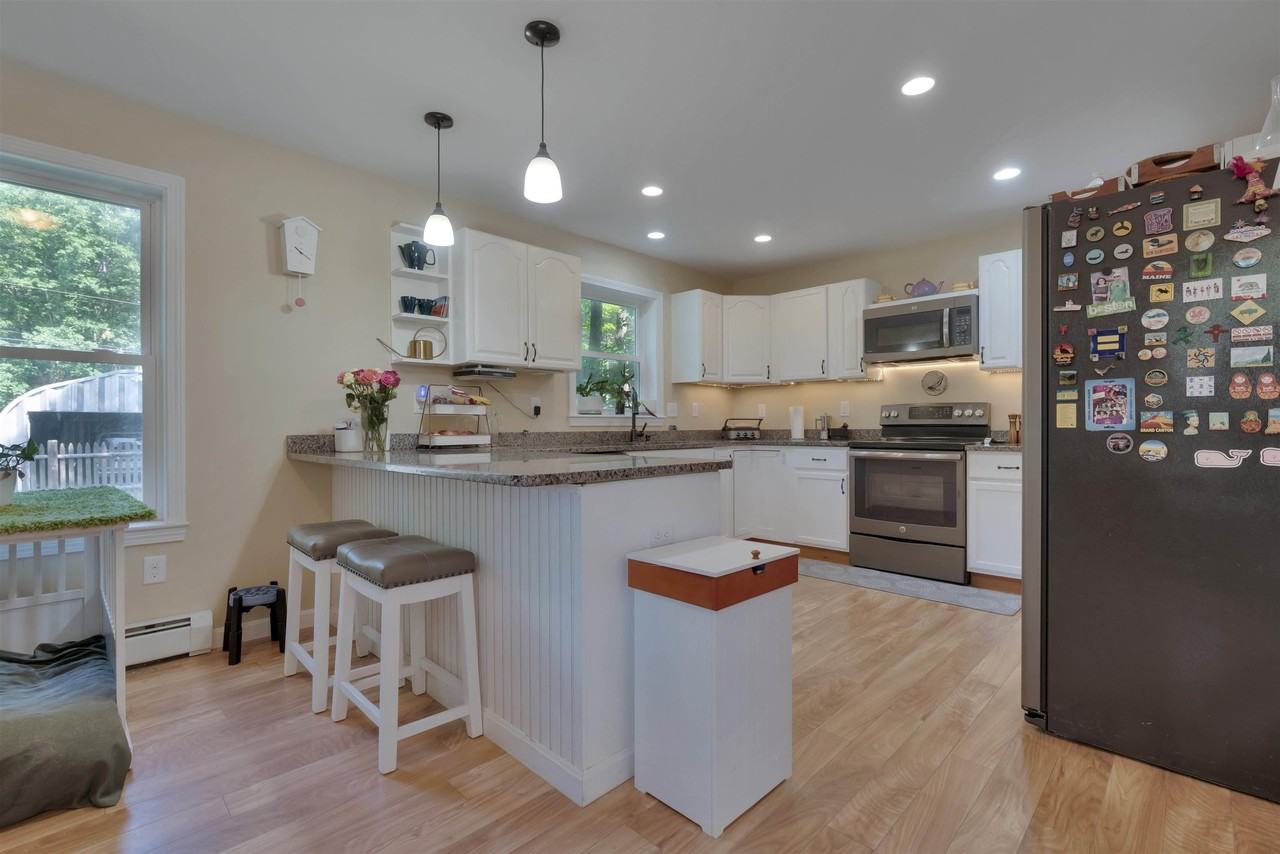 77 Barkers Pond Rd - Photo 3 of 31