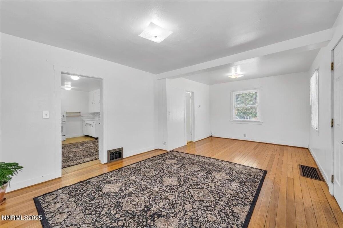 1145 Seminary Ave - Photo 7 of 33