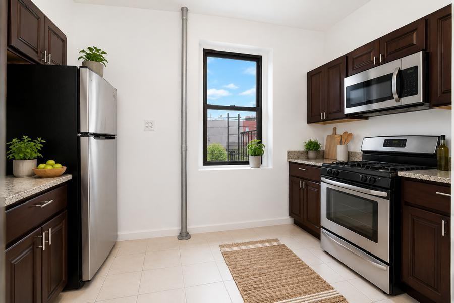 4848 Broadway - Photo 4 of 6