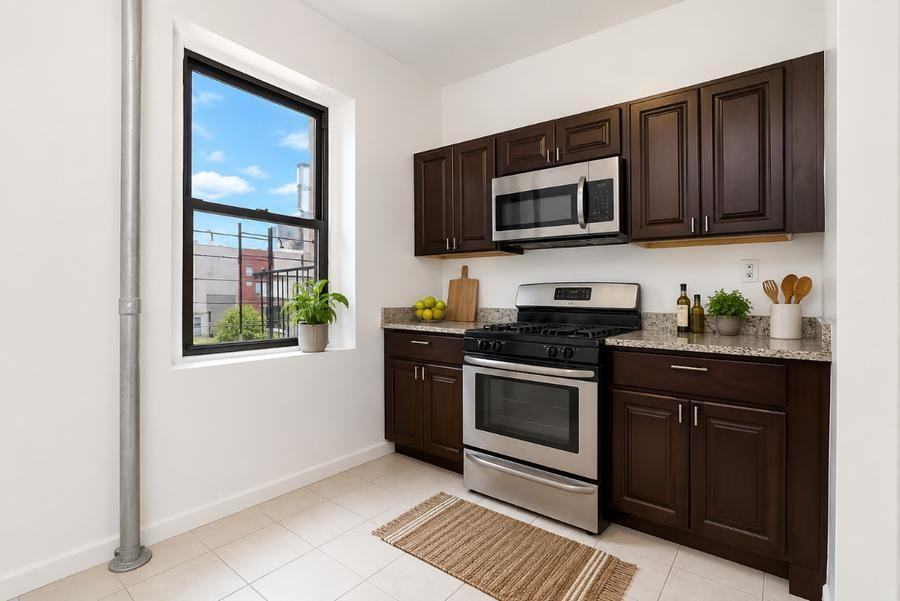 4848 Broadway - Photo 5 of 6