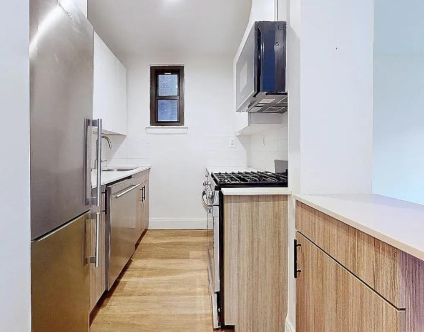 220 E 26th St - Photo 2 of 4