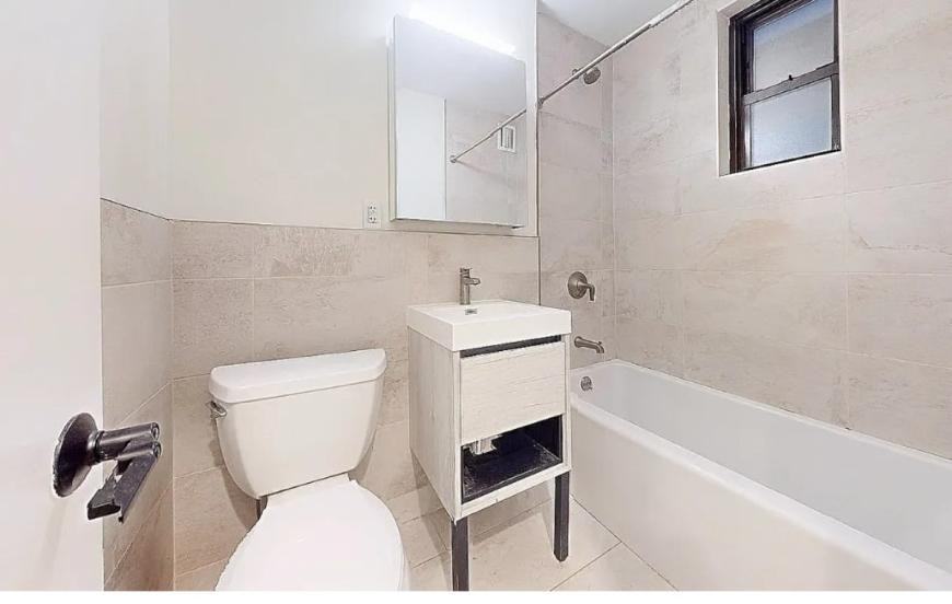 220 E 26th St - Photo 4 of 4